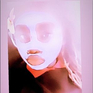 Meet your Posher, Constance